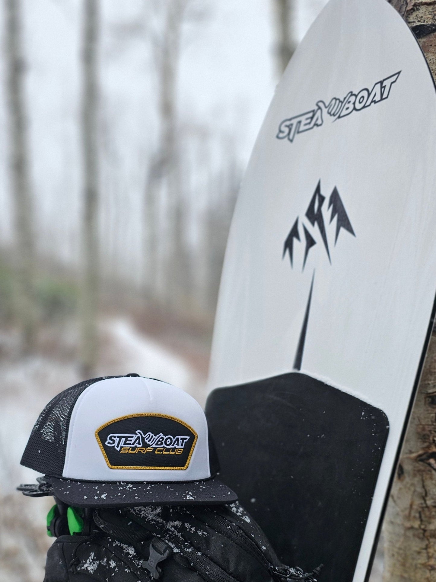 B&W Surf Club Trucker